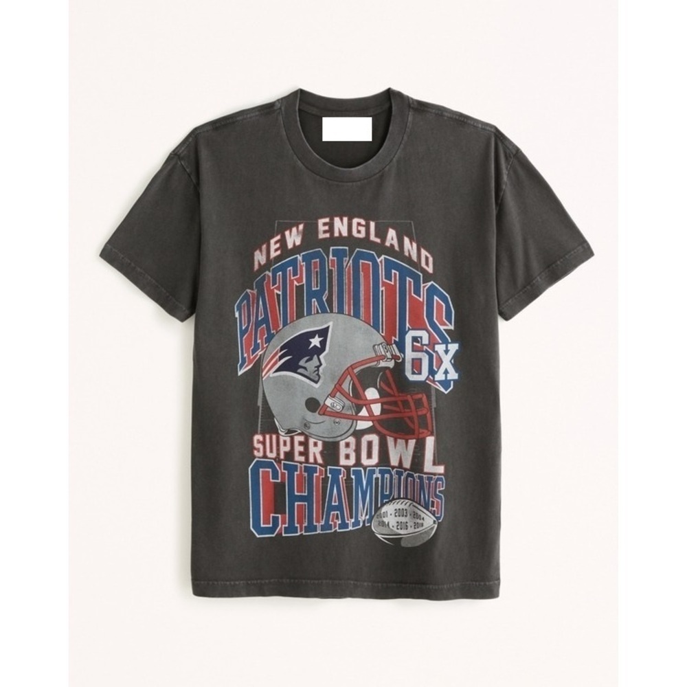 Black New England Patriots Graphic Tee